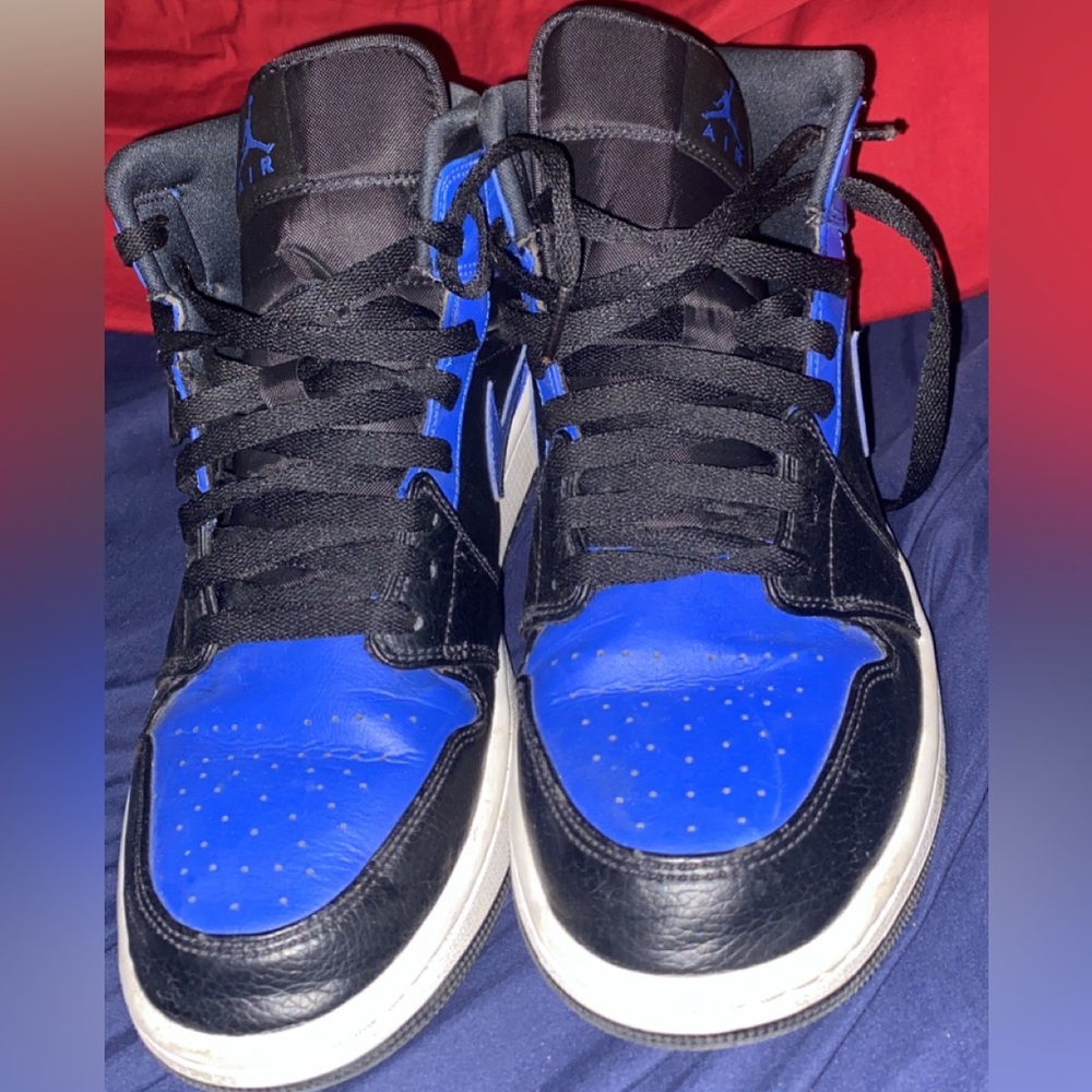 Air Jordan 1 Mid 'Hyper Royal